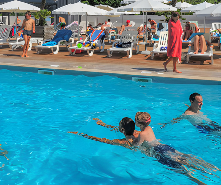nage piscine royan